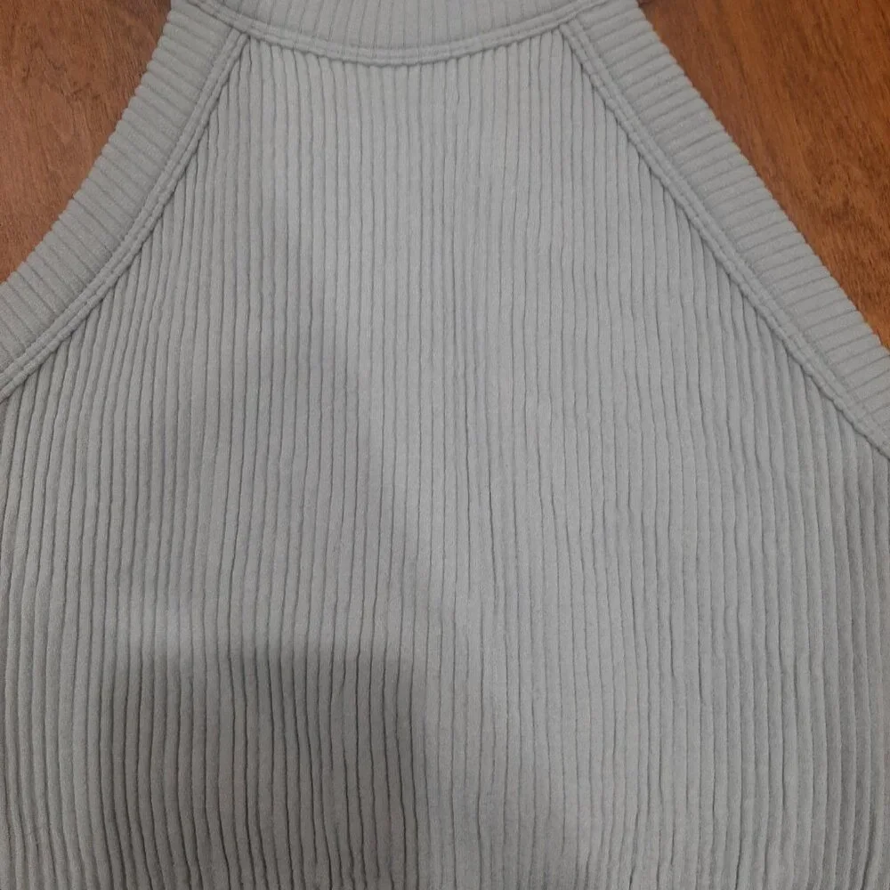 Aerie light grey minimalist ribbed halter sports bra crop top - Picture 3 of 13